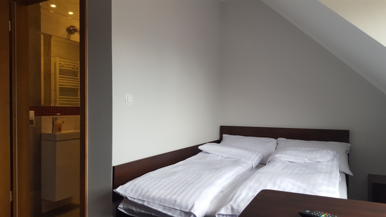 Duży pokój dwuosobowy z 1 lub 2 łóżkami